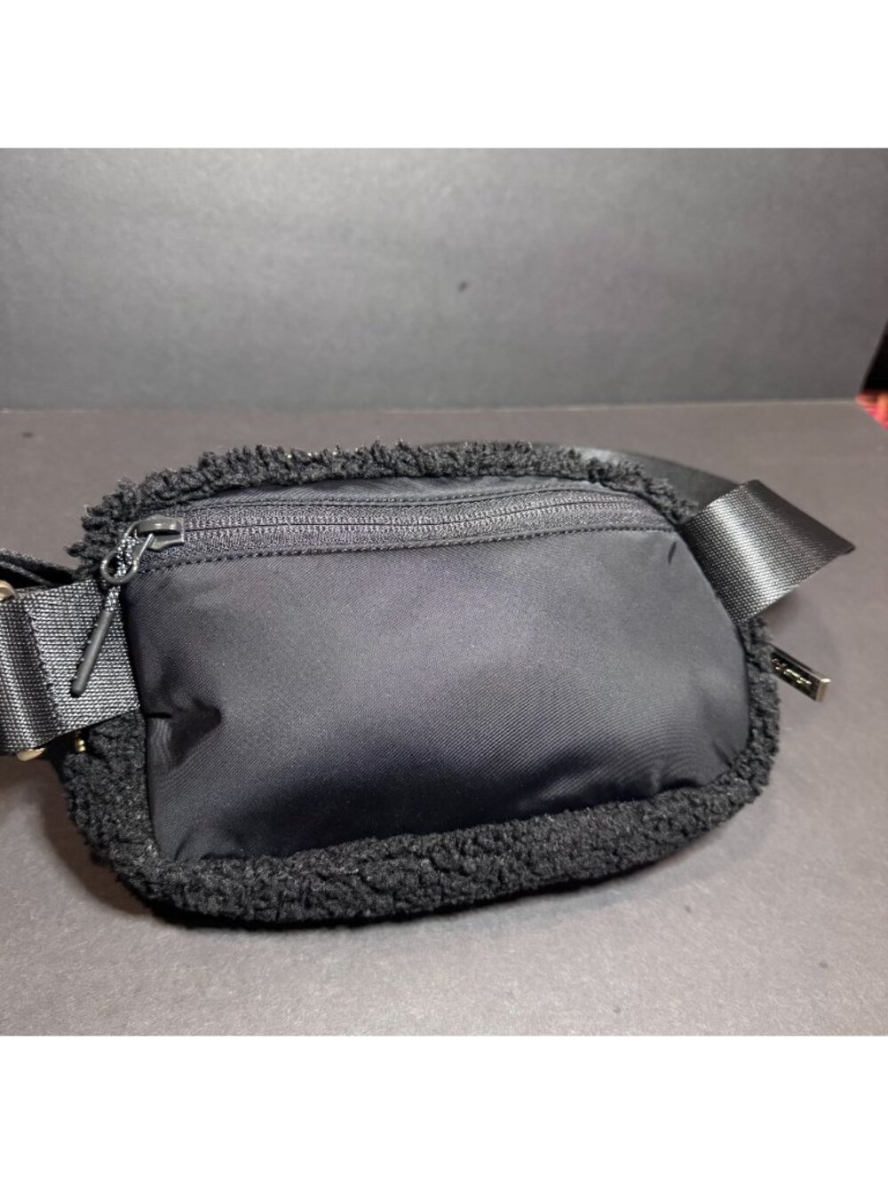 HK34 - "Lululemon Everywhere Sherpa Fleece Belt Bag Black Standard Strap 1L Fann
